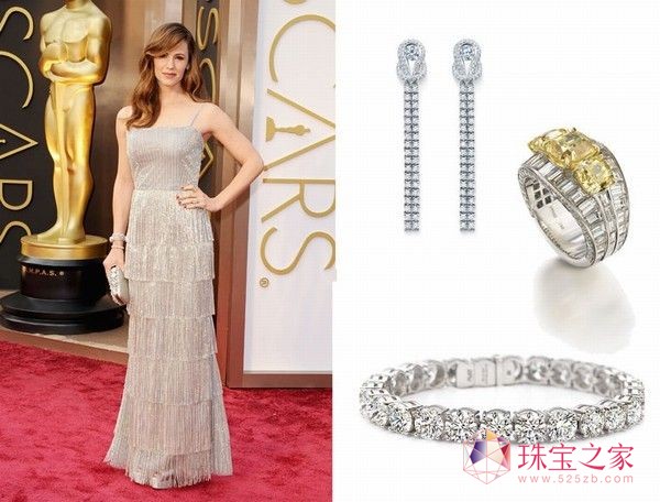 柯瑞蘭克(Olga Kurylenk)佩戴寶格麗(BVLGARI)DIVA系列玫瑰金珍珠母貝耳環(huán)