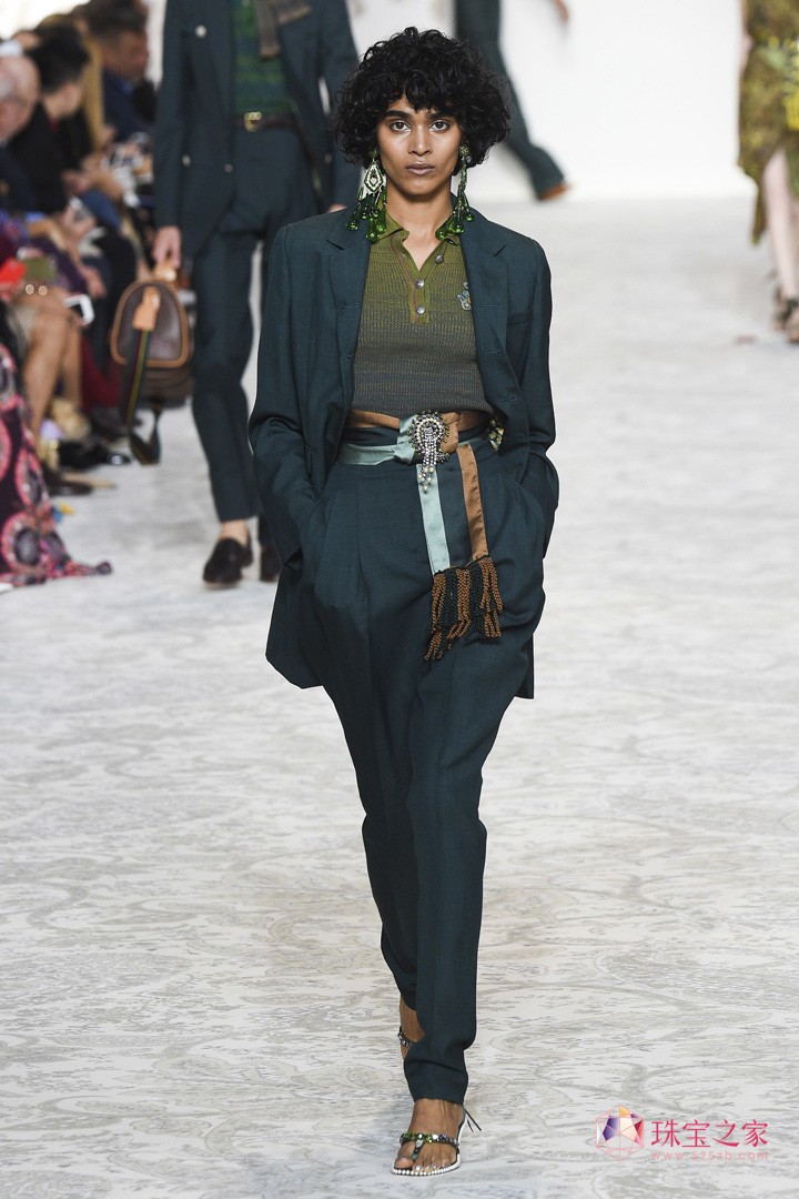 L(fng) L(fng) Etro  rb F 